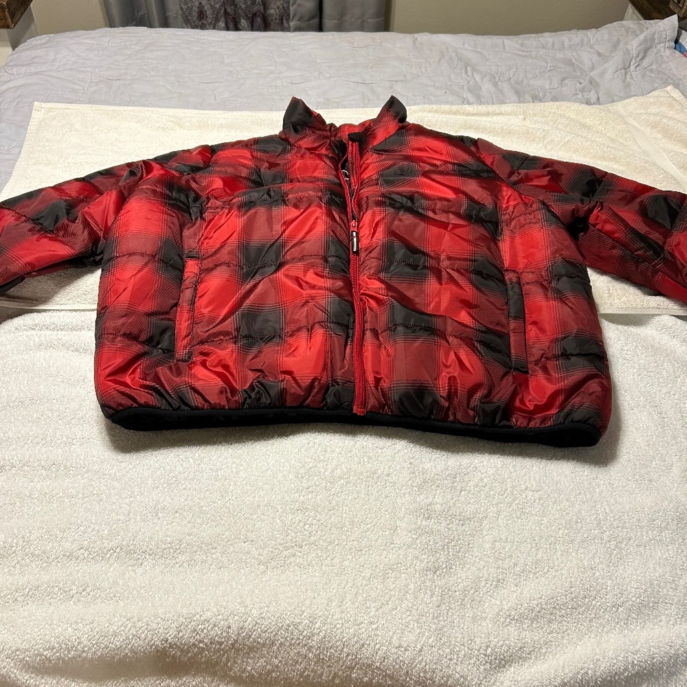 Universal thread puffer jacket